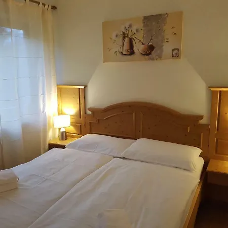 Apartma Lenka Lejlighed *